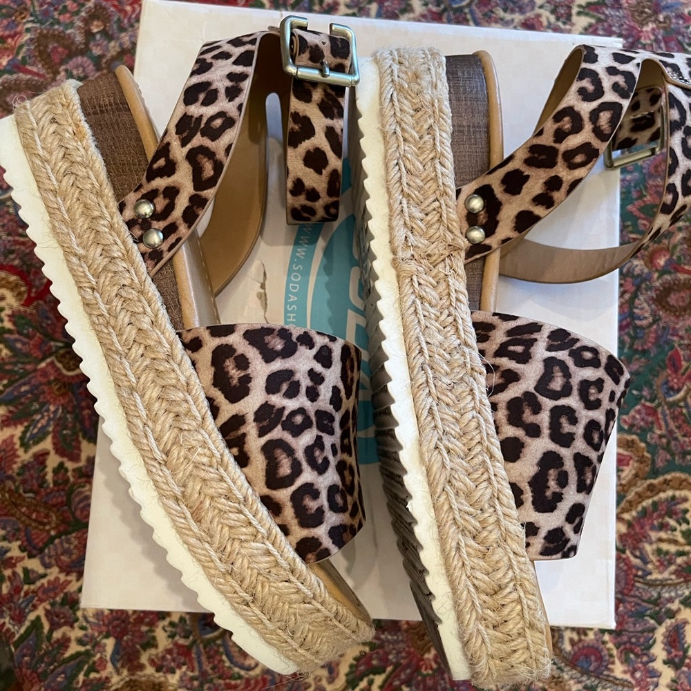 Soda sandals leopard print🔥 Size 7  worn once😃